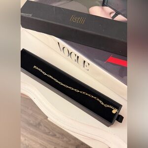 Elegant Gold Chain Bracelet